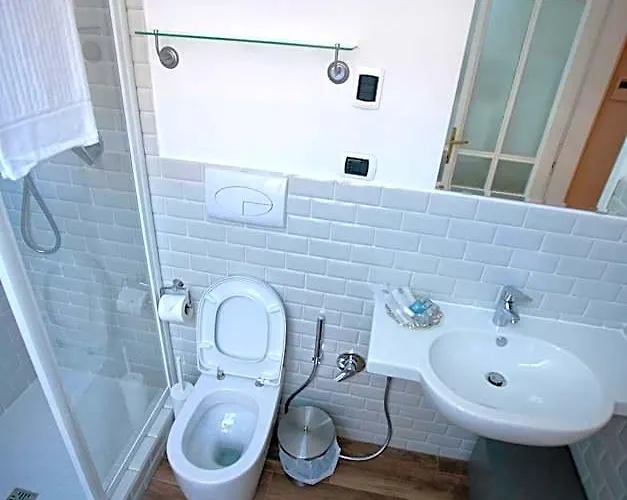 Bed & Breakfast Residenza Mazzini 4*